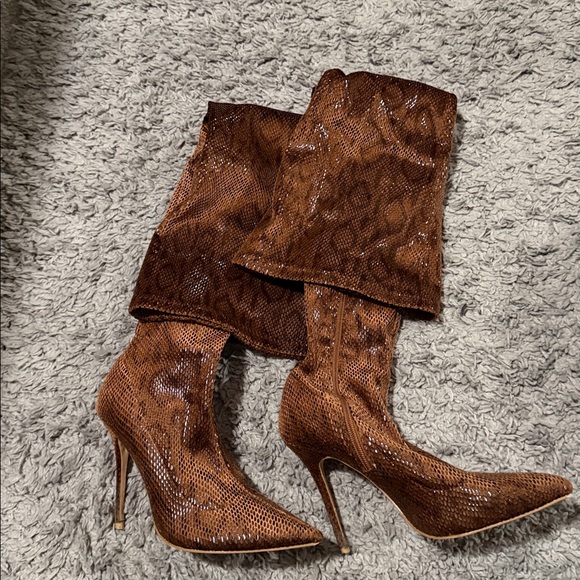 Fashion nova over the knee boots - Picture 6 of 6